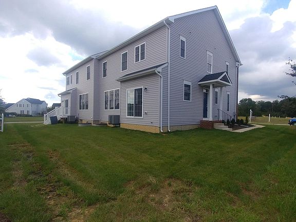 3rd image of 1002 Oats Dr