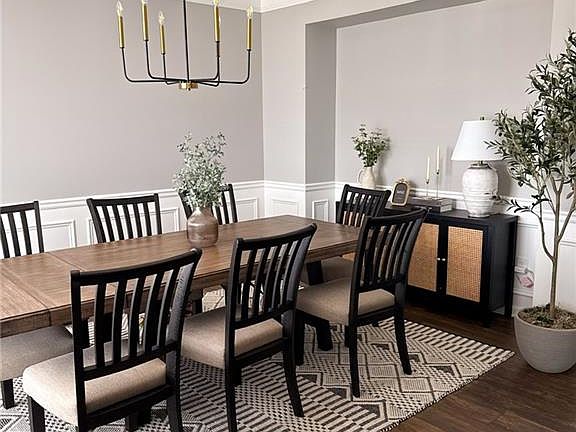 2nd image of 3560 Graham Way SW