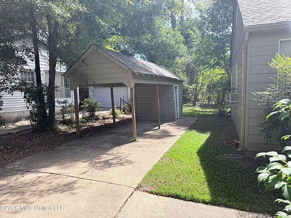 5th image of 4838 Woodmont Dr