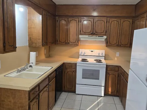 127 Regency Ave #D, Victoria, TX 77904