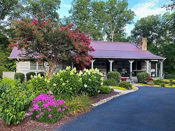 332 Enchanted Forest Ln, Sevierville, TN 37876