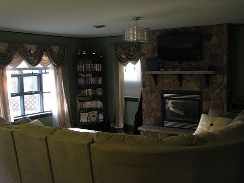 1st image of 162 Tennyson Ter
