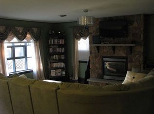 162 Tennyson Ter, Williamsville, NY 14221