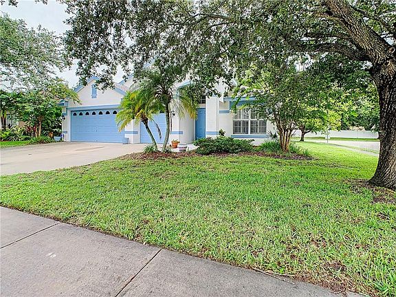 2nd image of 3090 Oakbrook Cir