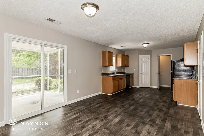 609 Green Pasture Ct — Photo 6
