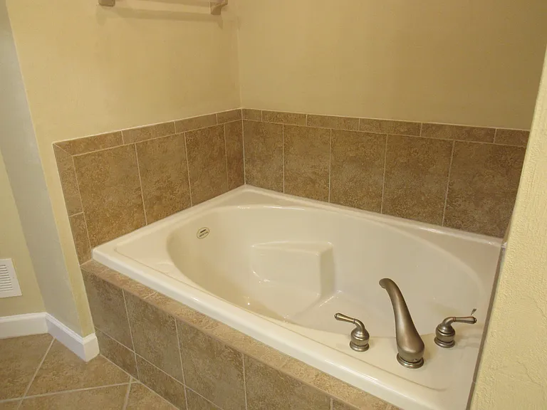Garden tub