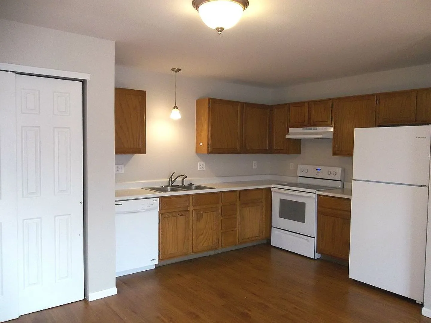 364 Terri Dr — Photo 3