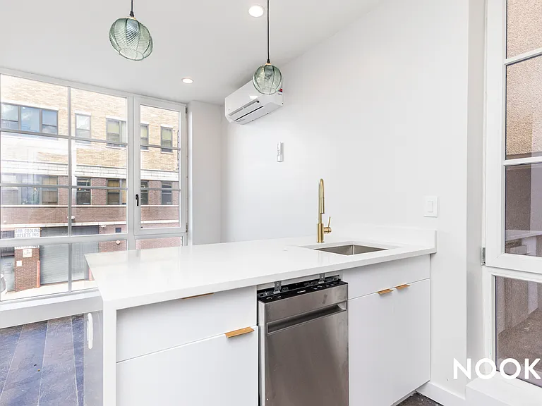 160 20th St #3B — Photo 6