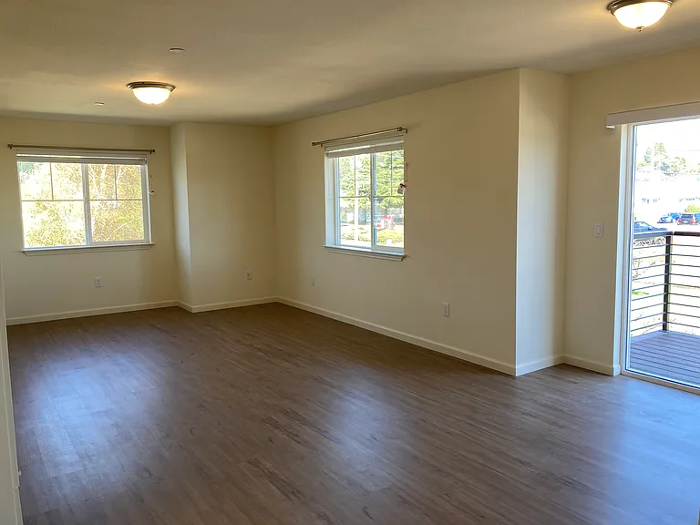 2042 Smith Ln #D — Photo 4
