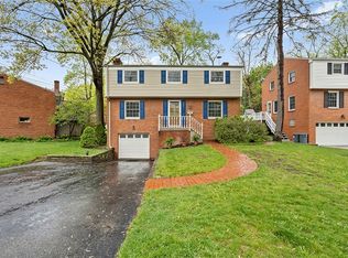 932 Bridgewater Dr, Pittsburgh, PA 15216