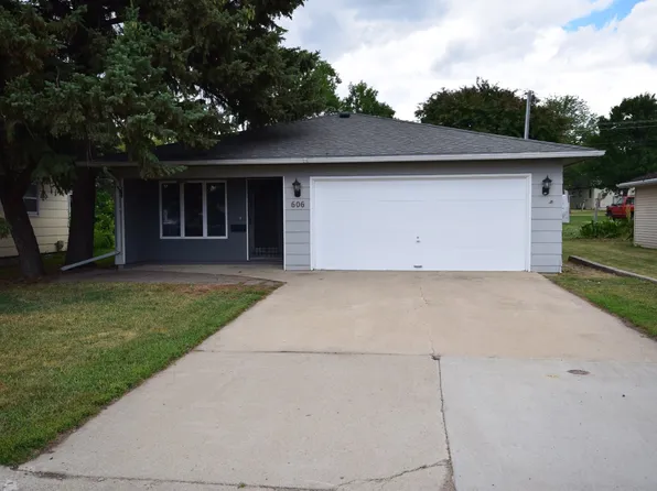 606 6th St, Britton, SD 57430