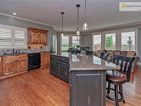 Large 1 Level Island!