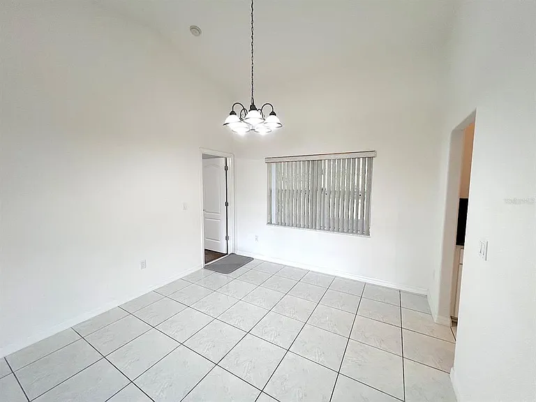 106 Point Of Woods Dr — Photo 10
