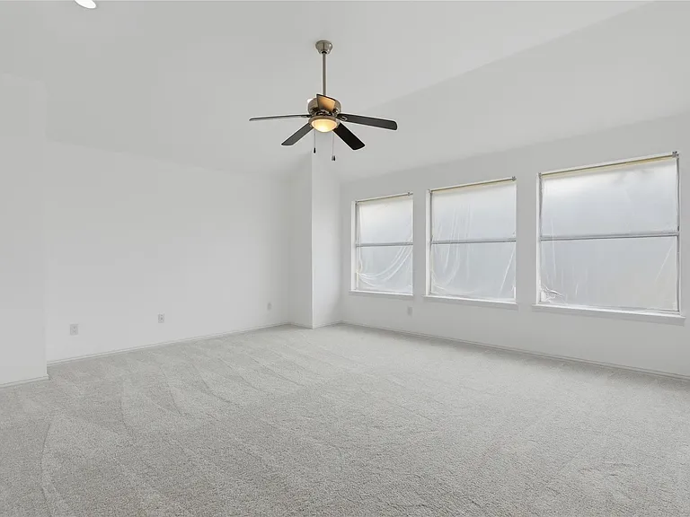 5001 Spicewood Dr — Photo 24