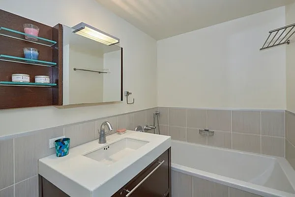225 E 34th St #6J — Photo 9