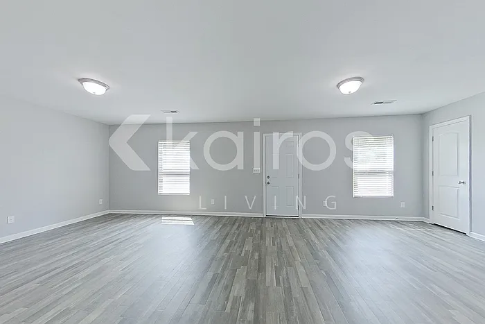 314 Wendover Dr — Photo 2