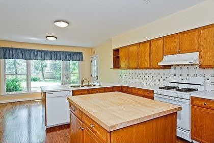 5th image of 2237 Birchwood Ave