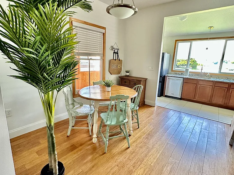 Edgemere Dr — Photo 13