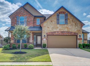 12816 Oak Falls Dr, Pearland, TX 77584