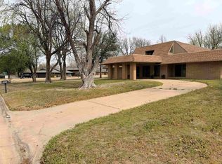 2621 Rockwood Rd, Enid, OK 73703