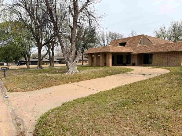2621 Rockwood Rd, Enid, OK 73703