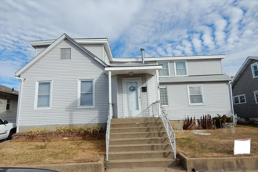 3941 Randall St photo 1