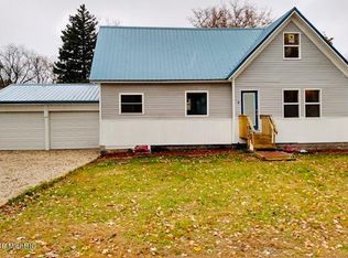220 Main St, Eastlake, MI 49626