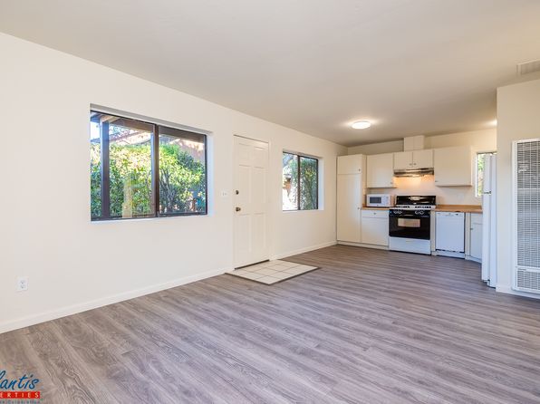 414 Bay Ave