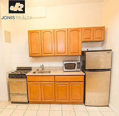 Rented by Jonis Realty | media 3