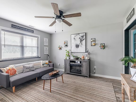 5th image of 2 Aragona Blvd #227