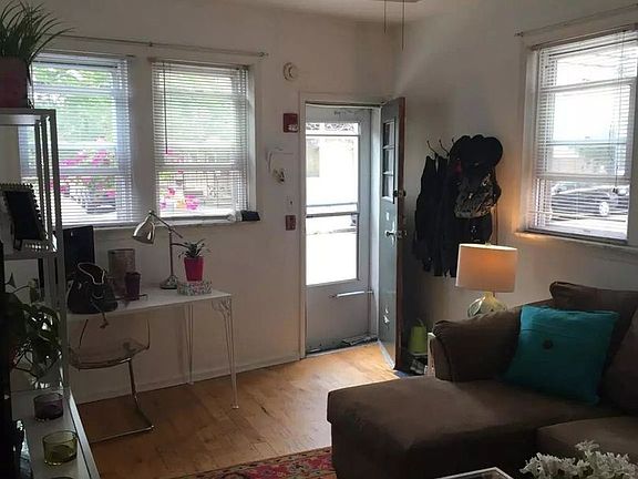 4th image of 919 S 8th St #8636098