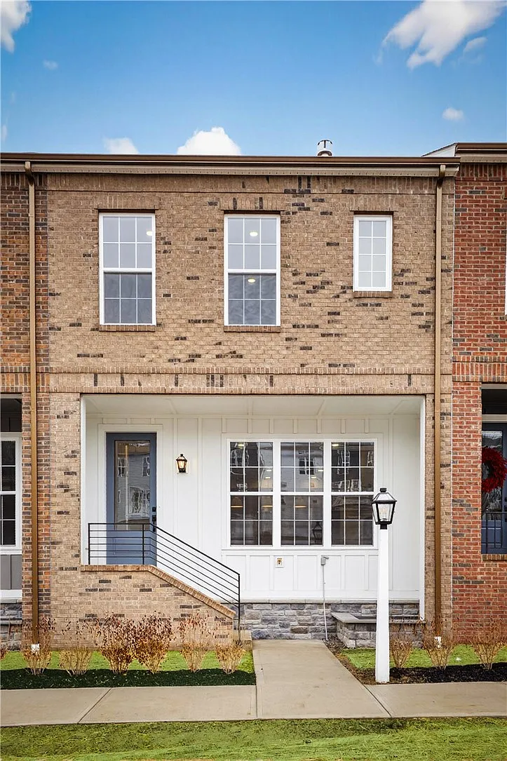 Building Photo - 4022 Cottage Way