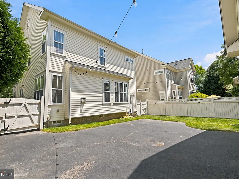 22839 Vickery Park Dr — Photo 37