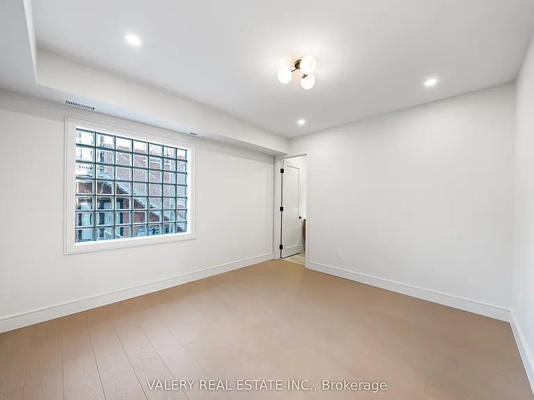131 Dovercourt Rd #MAIN — Photo 15