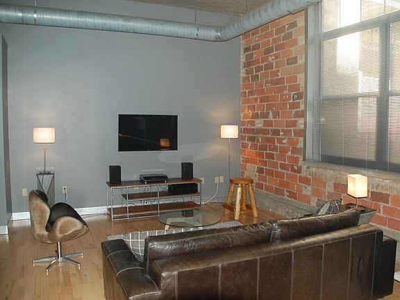 2nd image of 521 S 7th St Unit 305