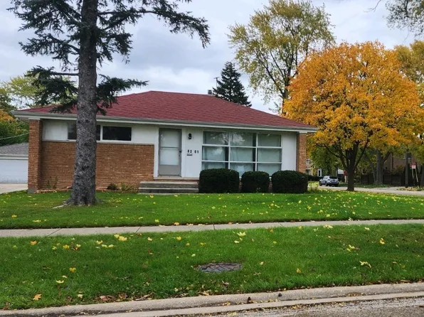 8201 N Elmore St, Niles, IL 60714