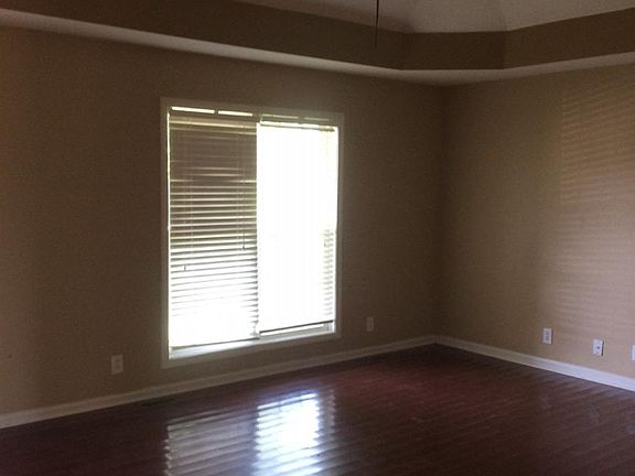 2nd image of 1141 Connemara Way