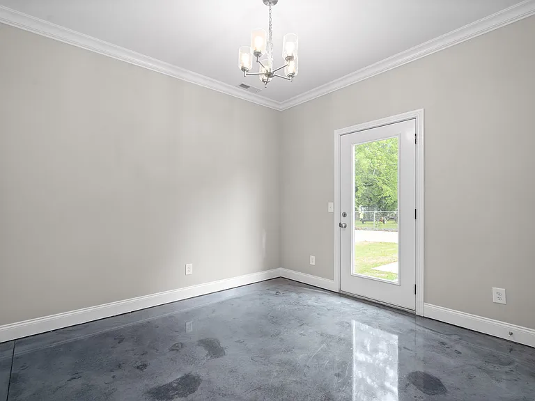 1377 Crossland Ave — Photo 17