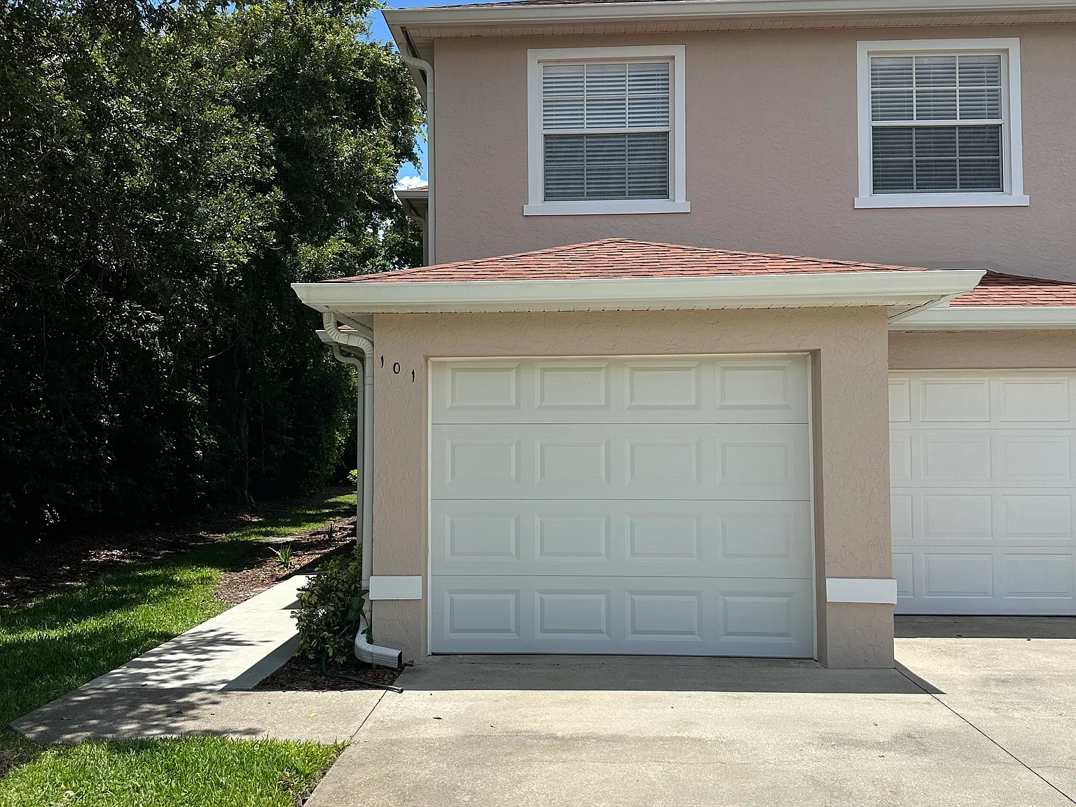 2 bed, 1180 sqft, $1,650 — Photo 2