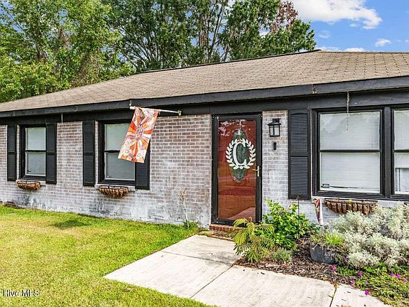 4th image of 304 Cottonwood Lane
