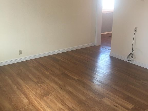3rd image of 419 Margaret St
