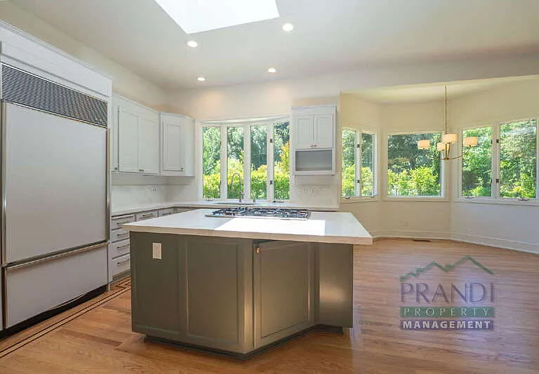 121 Laurel Grove Ave — Photo 14