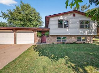 712 Lunch Rd, Smithton, IL 62285