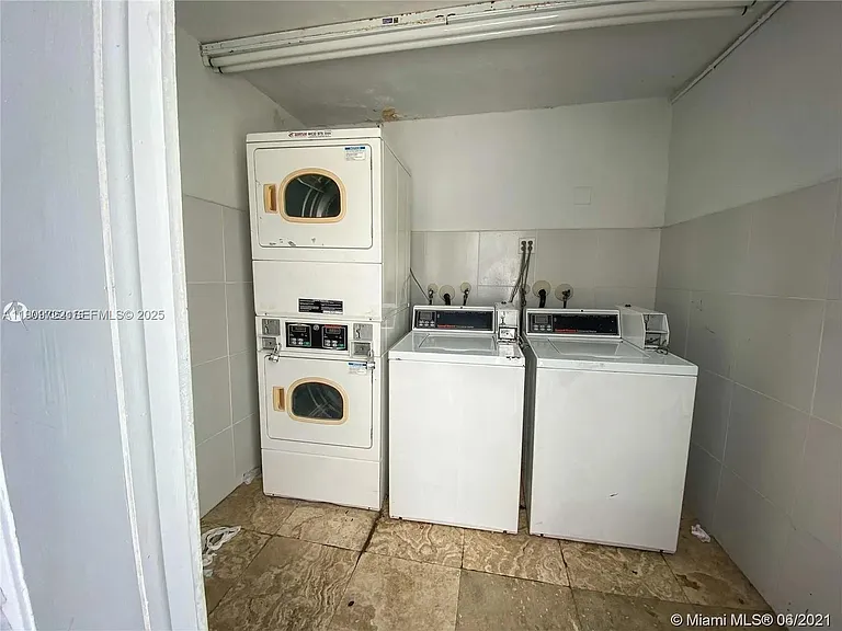 8415 Harding Ave #5 — Photo 22