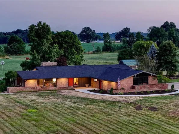 22199 Center Rd, Alliance, OH 44601