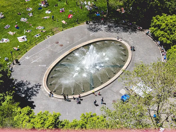 4 Stuyvesant Oval image 9 of 15