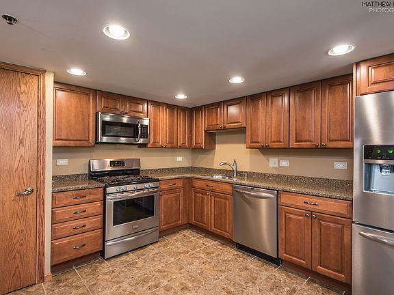2nd image of 9066 Del Prado Dr APT 1N
