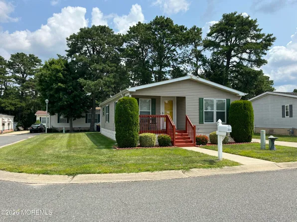 304 Kenwood Court, Whiting, NJ 08759