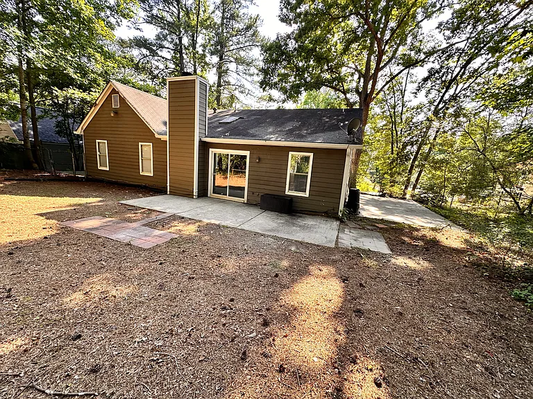 747 Greenhedge Dr — Photo 4