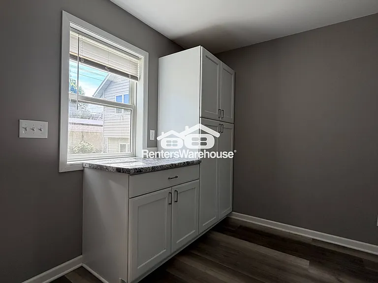 723 Tyler St NE — Photo 7